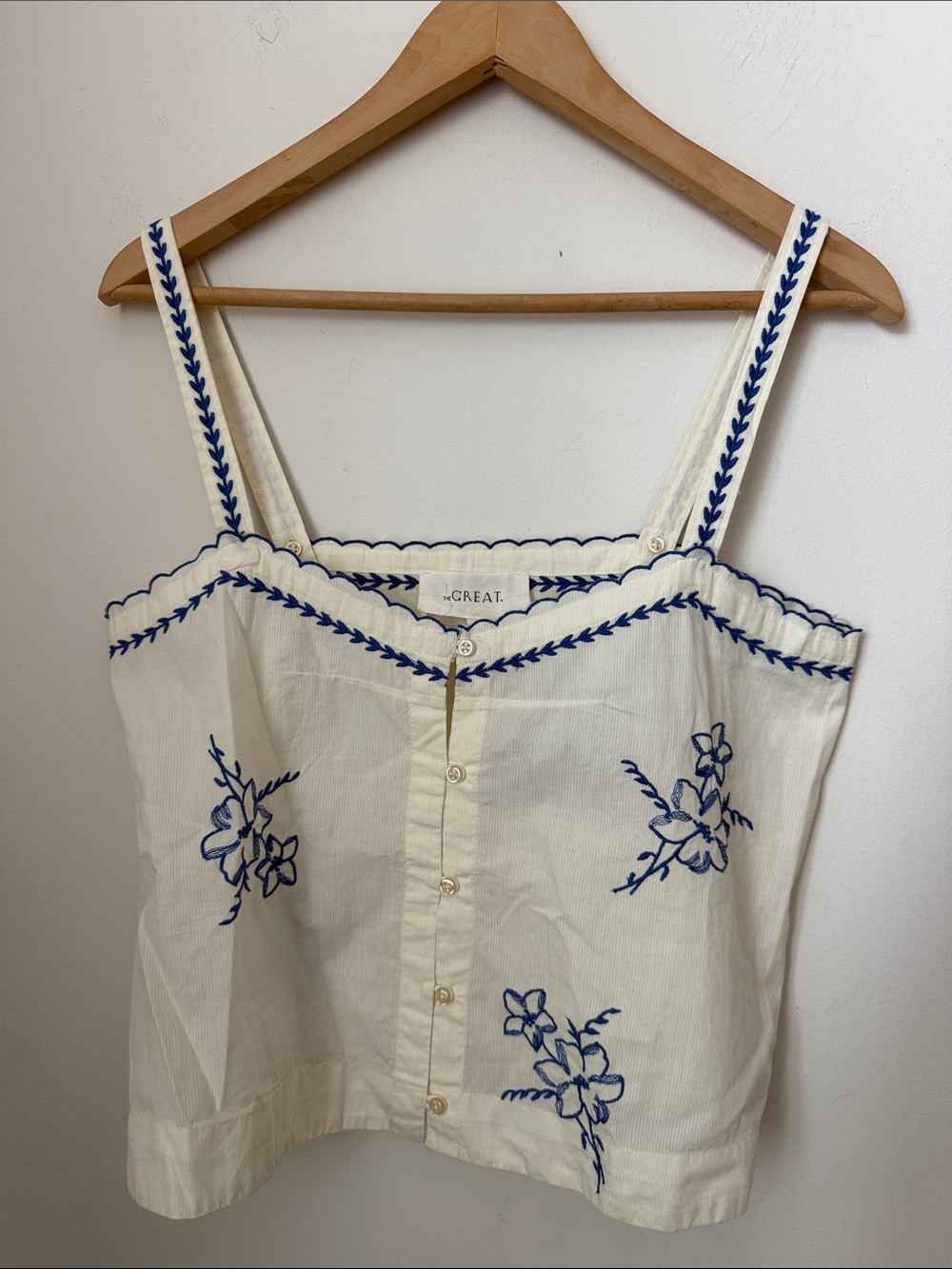 THE GREAT The Weekend Ivory Tank with Blue Floral Embroidery Size S - Picture 2 of 11